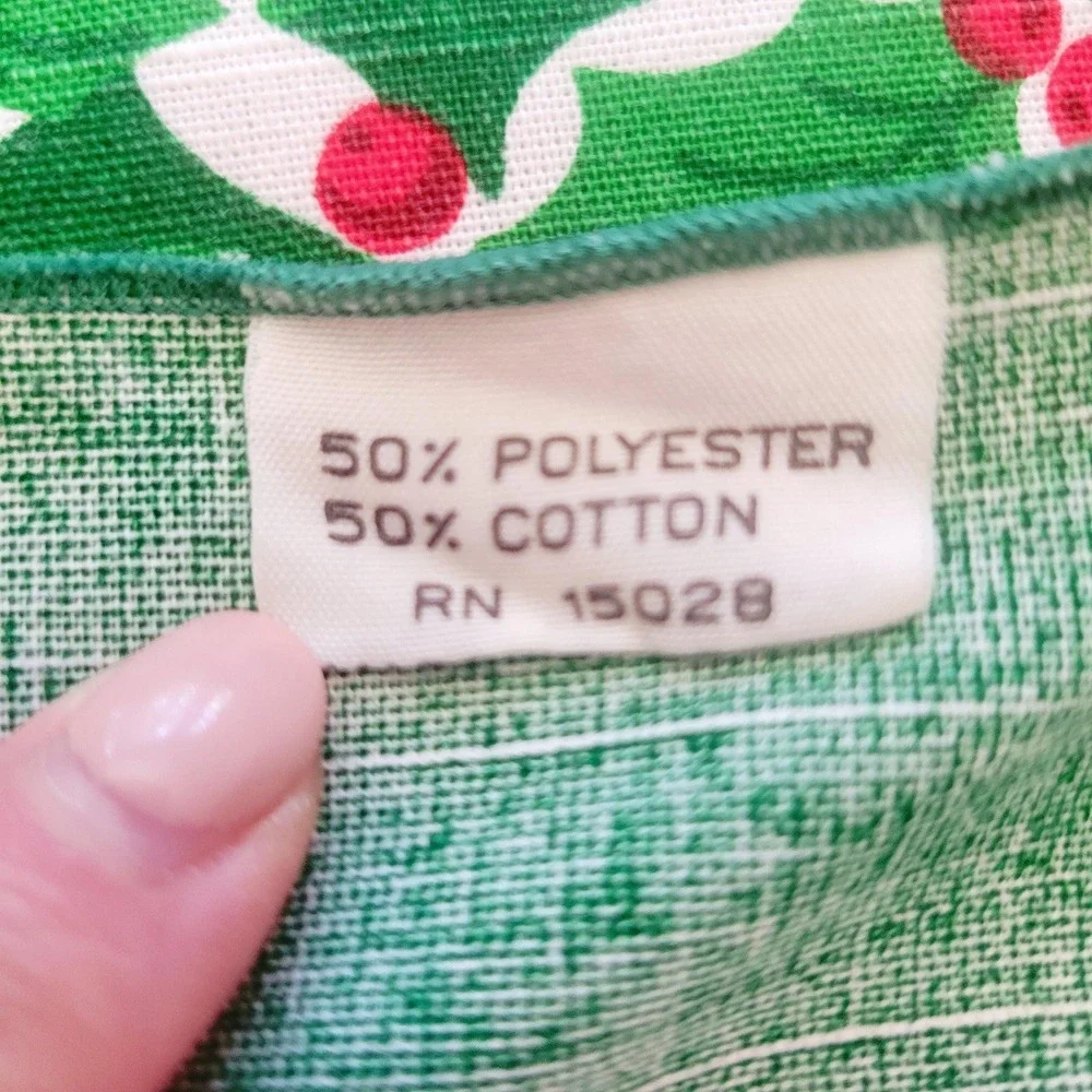 Vintage Christmas Tablecloth Mid Century 1960s 62x102